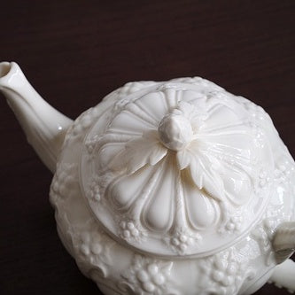 Locaupin Ceramic Tea Pot, Coffee Pot, European Ceramic Vintage Teapot with Gold Edge Strawberry Cute Design,Good Gift