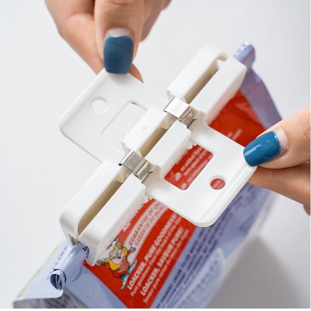 Locaupin 2pcs Bag Clips for Food Food Storage Sealing Clips Chip Bag Clips, Plastic Cap Sealer Clip keep Fresh