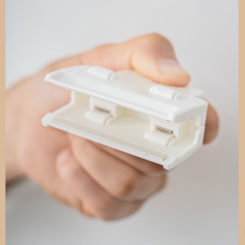 Locaupin 2pcs Bag Clips for Food Food Storage Sealing Clips Chip Bag Clips, Plastic Cap Sealer Clip keep Fresh
