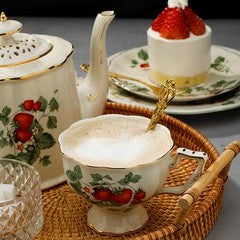Locaupin Ceramic Tea Pot, Coffee Pot, European Ceramic Vintage Teapot with Gold Edge Strawberry Cute Design,Good Gift